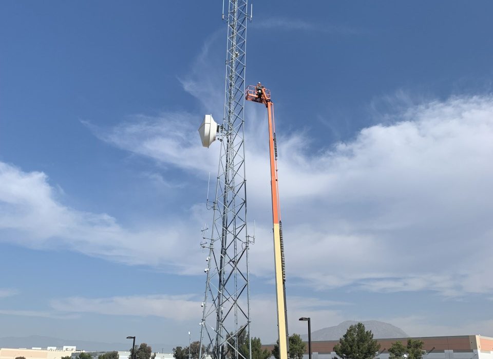 Millimeter wave microwave backhaul link